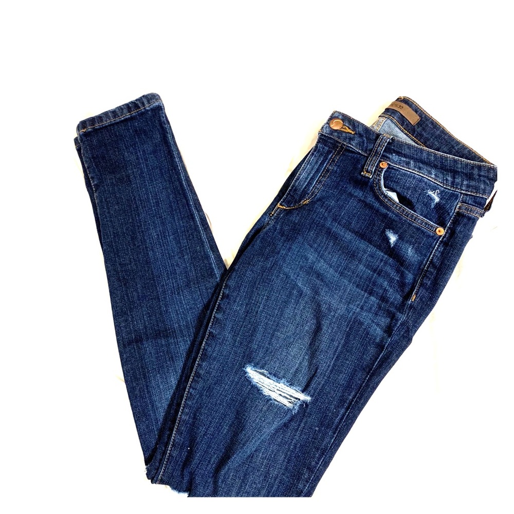 Joe’s distressed jeans size 26